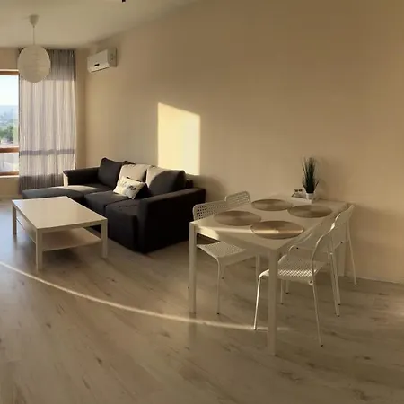 Апартаменты Near The Sea Варна